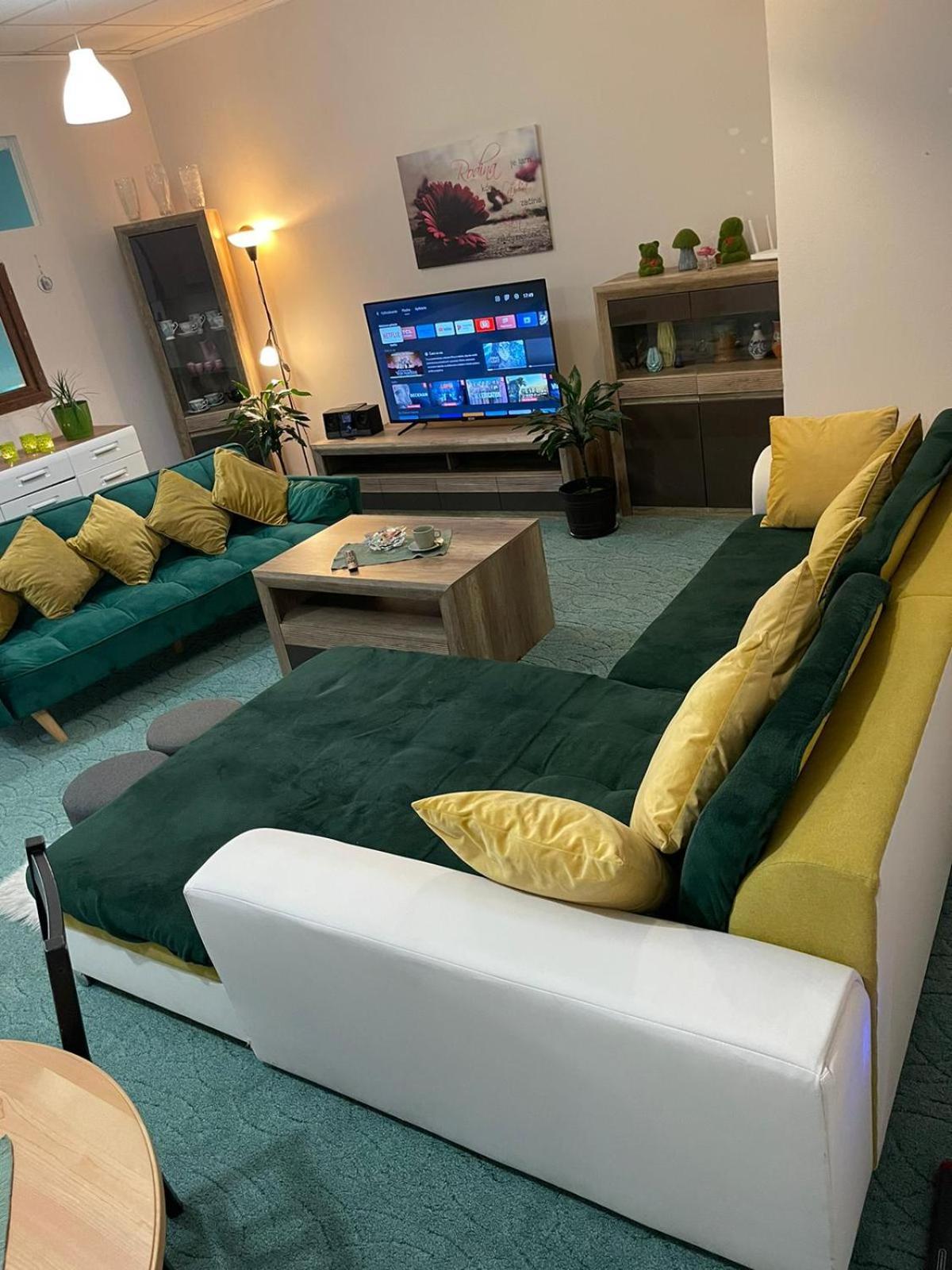 Velky Apartman Μπρατισλάβα Εξωτερικό φωτογραφία